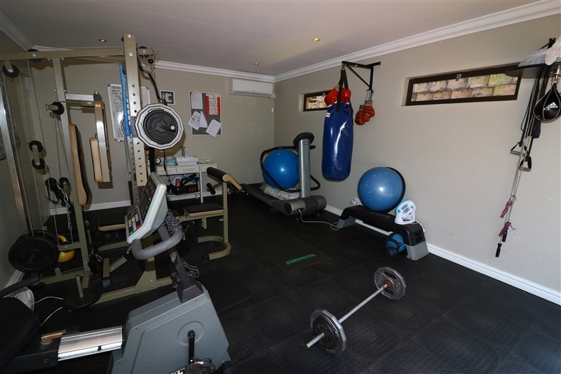 @93 Accommodation: Gym